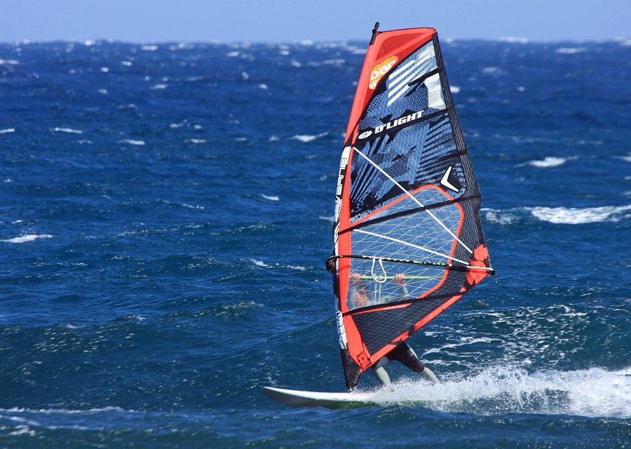 Windsurfing and kitesurfing in El Medano and El Cabezo on Tenerife, Canary Islands