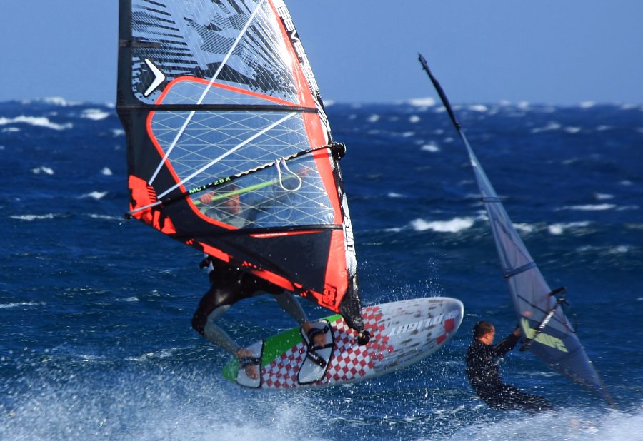 Windsurfing and kitesurfing in El Medano and El Cabezo on Tenerife, Canary Islands