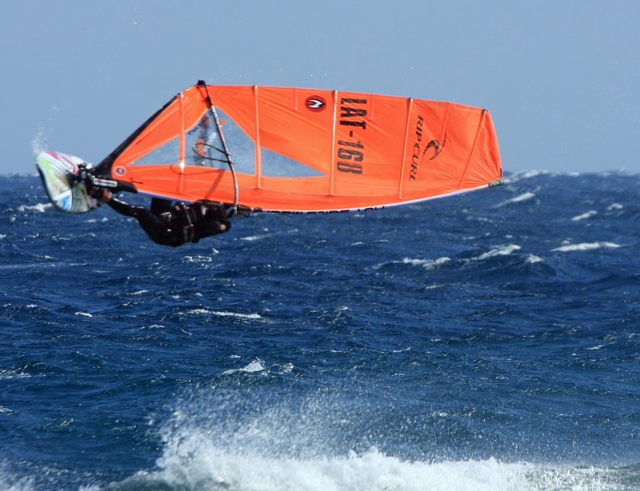 Windsurfing and kitesurfing in El Medano and El Cabezo on Tenerife, Canary Islands