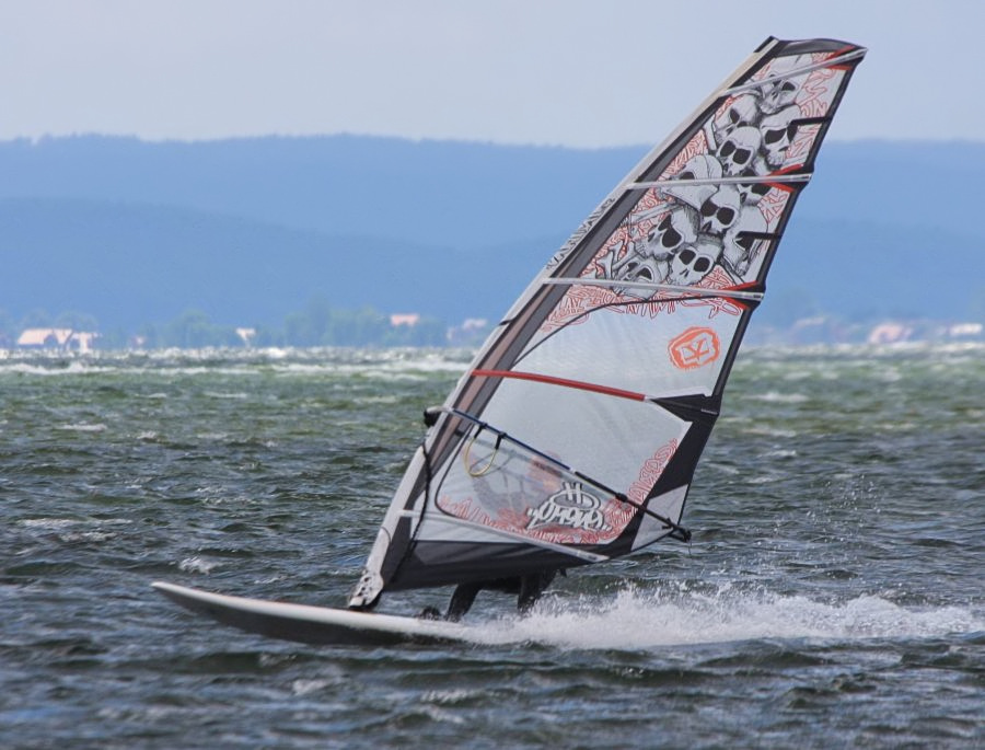 Wiatr SW 5 Bf, czyli windsurfing i kitesurfing w Jastarni na Pwyspie Helskim