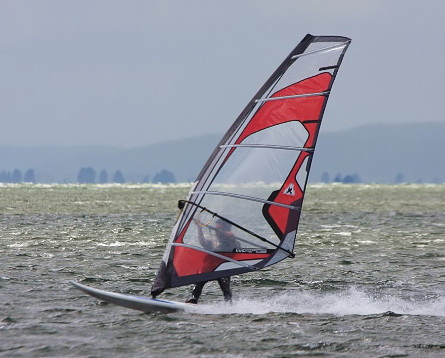 Wiatr SW 5 Bf, czyli windsurfing i kitesurfing w Jastarni na Pwyspie Helskim