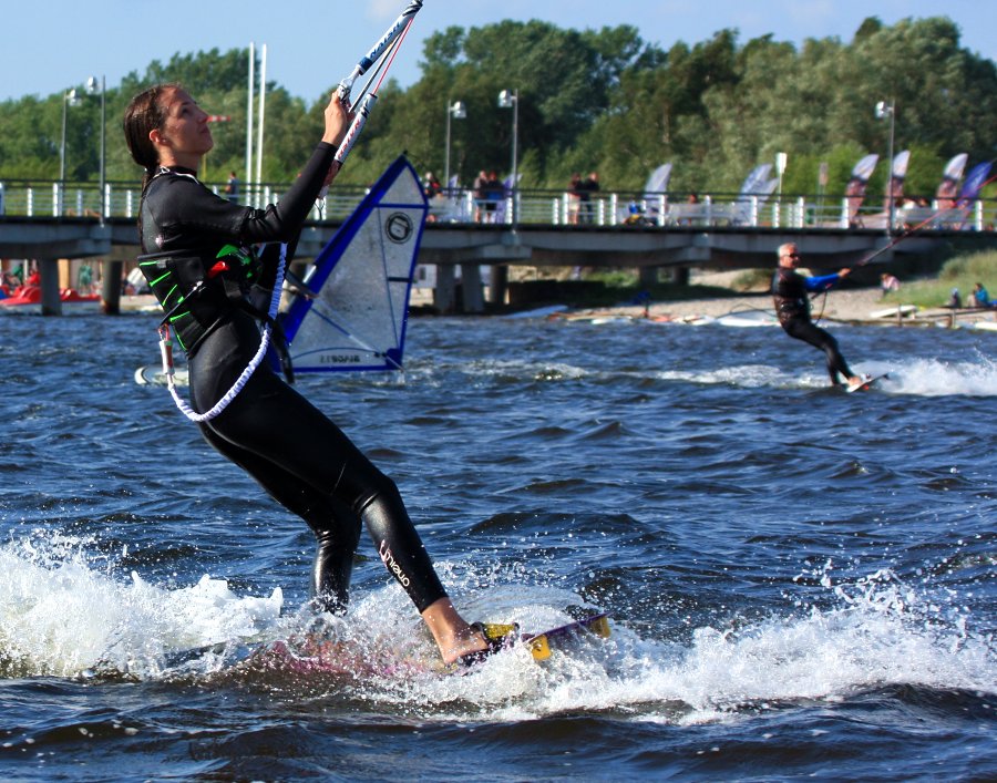 Kitesurfing i windsurfing, czyli 07.08.2012 obok OW AUGUSTYNA w Jastarni na Pwyspie Helskim