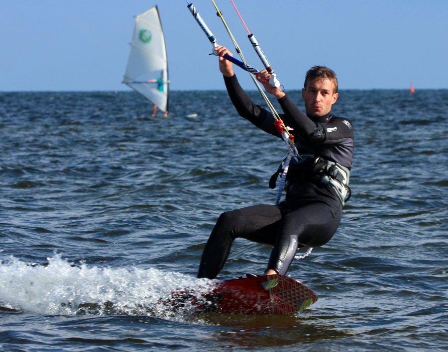 Kitesurfing i windsurfing, czyli 07.08.2012 obok OW AUGUSTYNA w Jastarni na Pwyspie Helskim