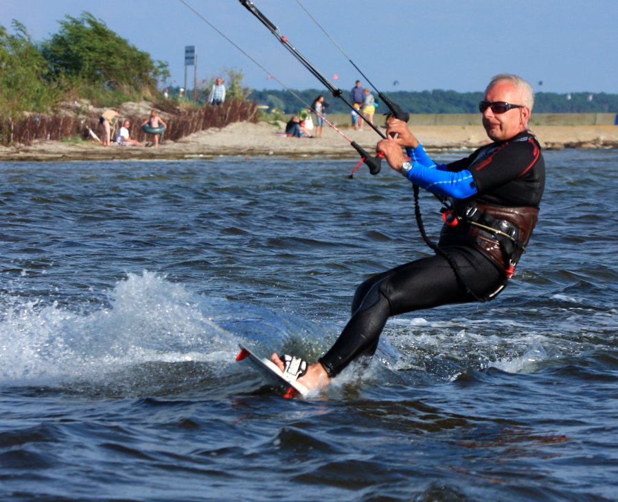 Kitesurfing i windsurfing, czyli 07.08.2012 obok OW AUGUSTYNA w Jastarni na Pwyspie Helskim