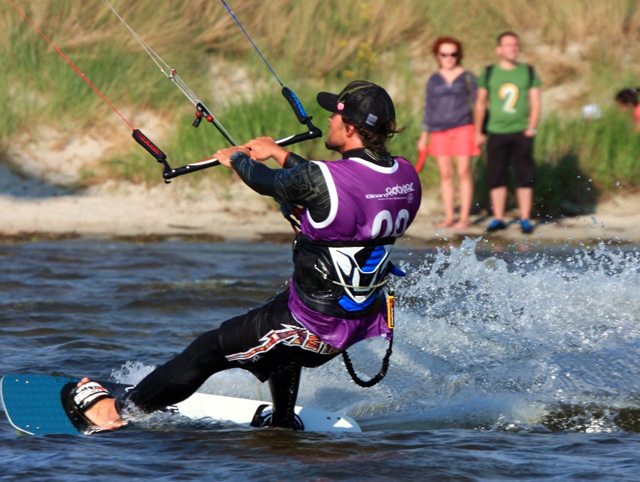 Kitesurfing i windsurfing, czyli 07.08.2012 obok OW AUGUSTYNA w Jastarni na Pwyspie Helskim