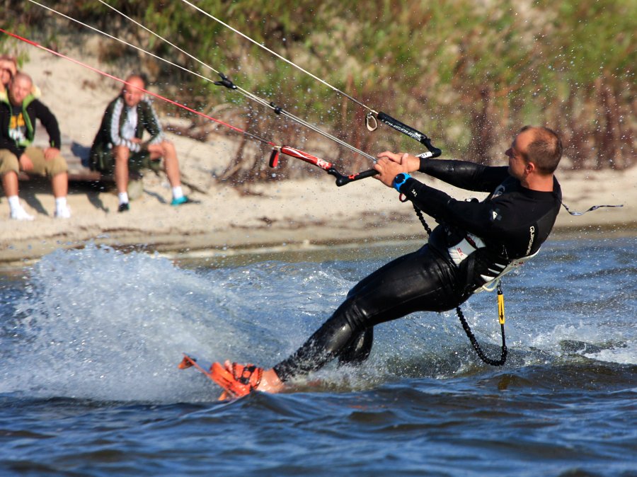 Kitesurfing i windsurfing, czyli 07.08.2012 obok OW AUGUSTYNA w Jastarni na Pwyspie Helskim