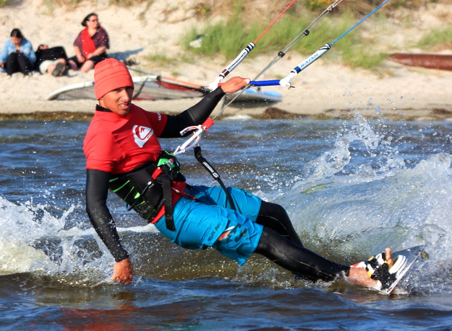 Kitesurfing i windsurfing, czyli 07.08.2012 obok OW AUGUSTYNA w Jastarni na Pwyspie Helskim