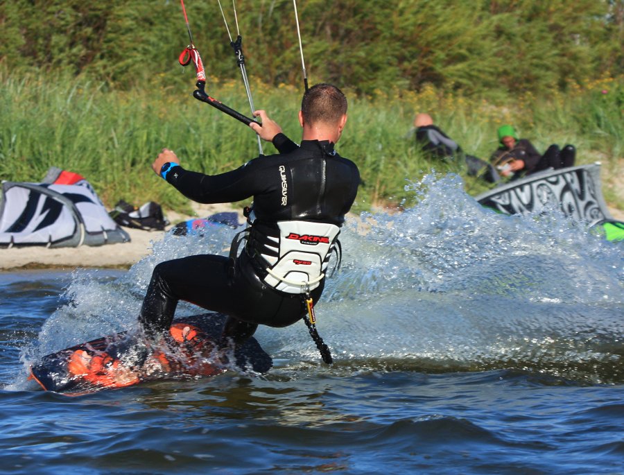 Kitesurfing i windsurfing, czyli 09.08.2012 obok OW AUGUSTYNA w Jastarni na Pwyspie Helskim