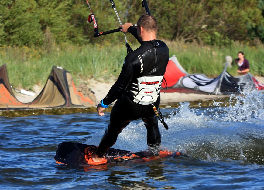 Kitesurfing i windsurfing, czyli 09.08.2012 obok OW AUGUSTYNA w Jastarni na Pwyspie Helskim