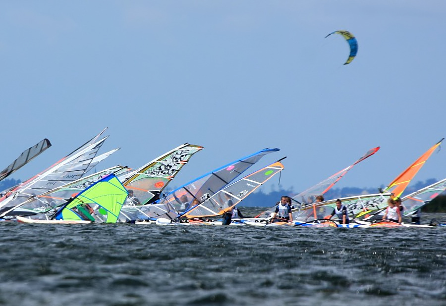 Kitesurfing i windsurfing, czyli 10.08.2012 obok OW AUGUSTYNA w Jastarni na Pwyspie Helskim