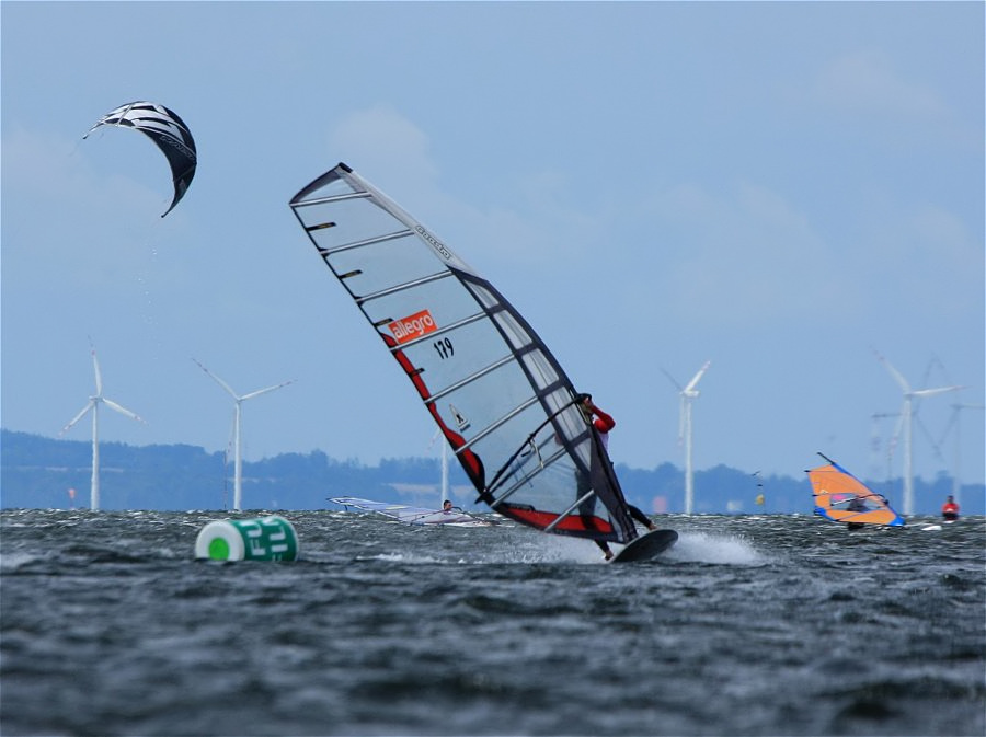 Kitesurfing i windsurfing, czyli 10.08.2012 obok OW AUGUSTYNA w Jastarni na Pwyspie Helskim