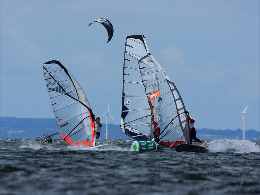 Kitesurfing i windsurfing, czyli 10.08.2012 obok OW AUGUSTYNA w Jastarni na Pwyspie Helskim