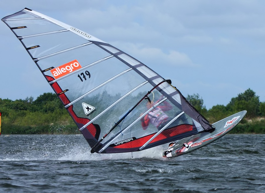 Kitesurfing i windsurfing, czyli 10.08.2012 obok OW AUGUSTYNA w Jastarni na Pwyspie Helskim