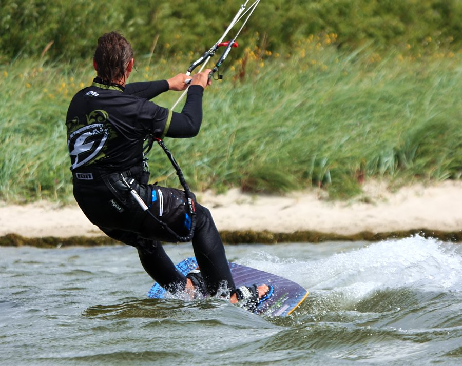 Kitesurfing i windsurfing, czyli 10.08.2012 obok OW AUGUSTYNA w Jastarni na Pwyspie Helskim