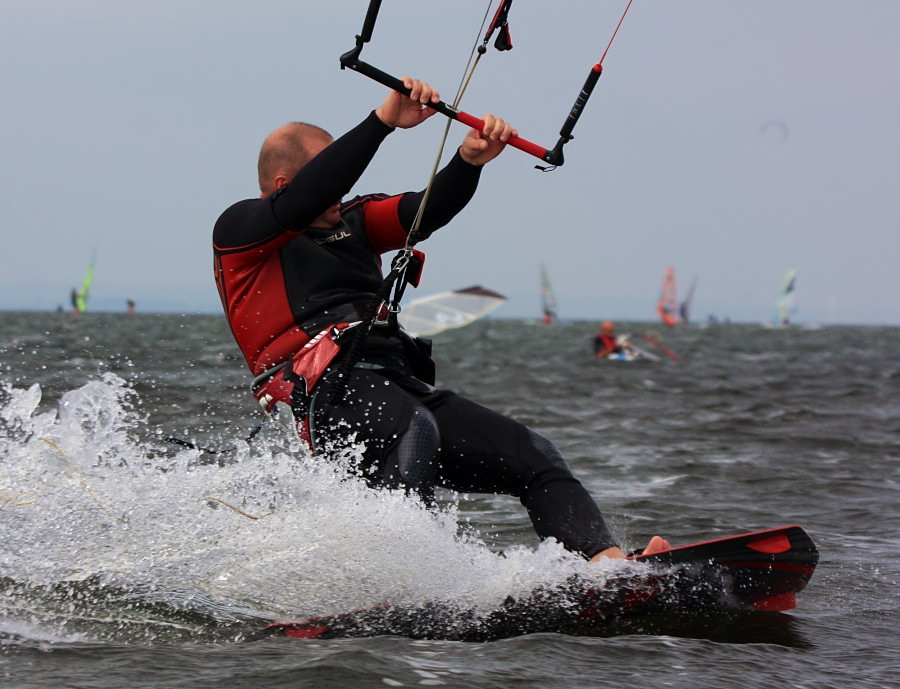 Kitesurfing i windsurfing, czyli 21.08.2012 obok OW AUGUSTYNA w Jastarni na Pwyspie Helskim