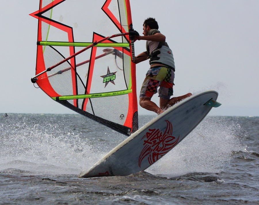 Kitesurfing i windsurfing, czyli 21.08.2012 obok OW AUGUSTYNA w Jastarni na Pwyspie Helskim