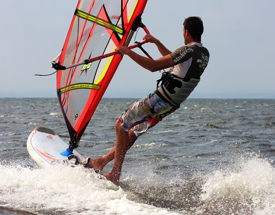 Kitesurfing i windsurfing, czyli 21.08.2012 obok OW AUGUSTYNA w Jastarni na Pwyspie Helskim