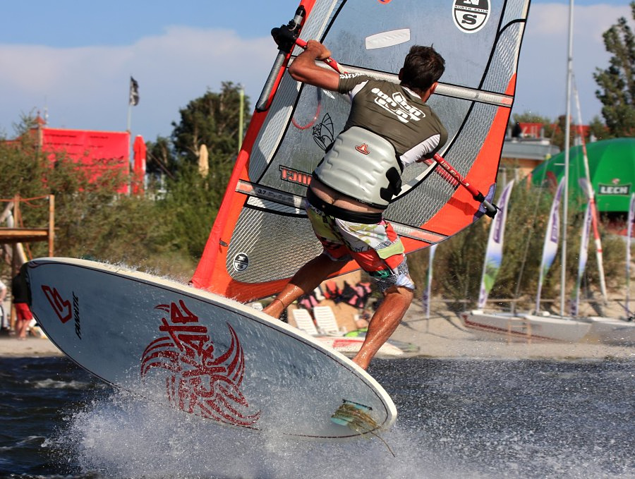 Kitesurfing i windsurfing, czyli 22.08.2012 obok OW AUGUSTYNA w Jastarni na Pwyspie Helskim