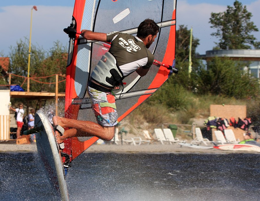 Kitesurfing i windsurfing, czyli 22.08.2012 obok OW AUGUSTYNA w Jastarni na Pwyspie Helskim