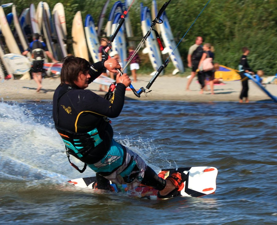 Kitesurfing i windsurfing, czyli 22.08.2012 obok OW AUGUSTYNA w Jastarni na Pwyspie Helskim