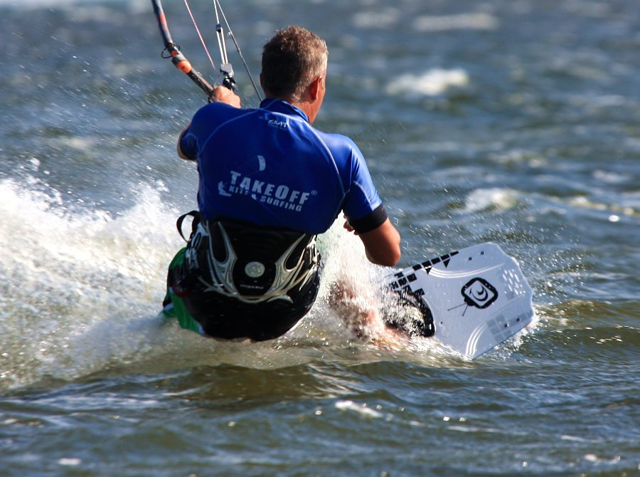 Kitesurfing i windsurfing, czyli 22.08.2012 obok OW AUGUSTYNA w Jastarni na Pwyspie Helskim