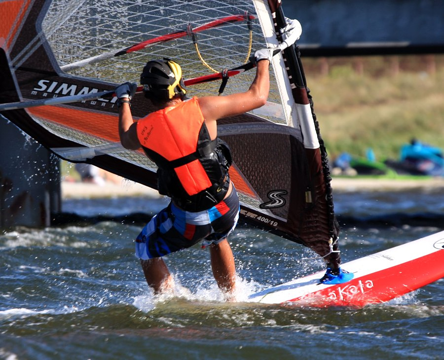 Kitesurfing i windsurfing, czyli 22.08.2012 obok OW AUGUSTYNA w Jastarni na Pwyspie Helskim