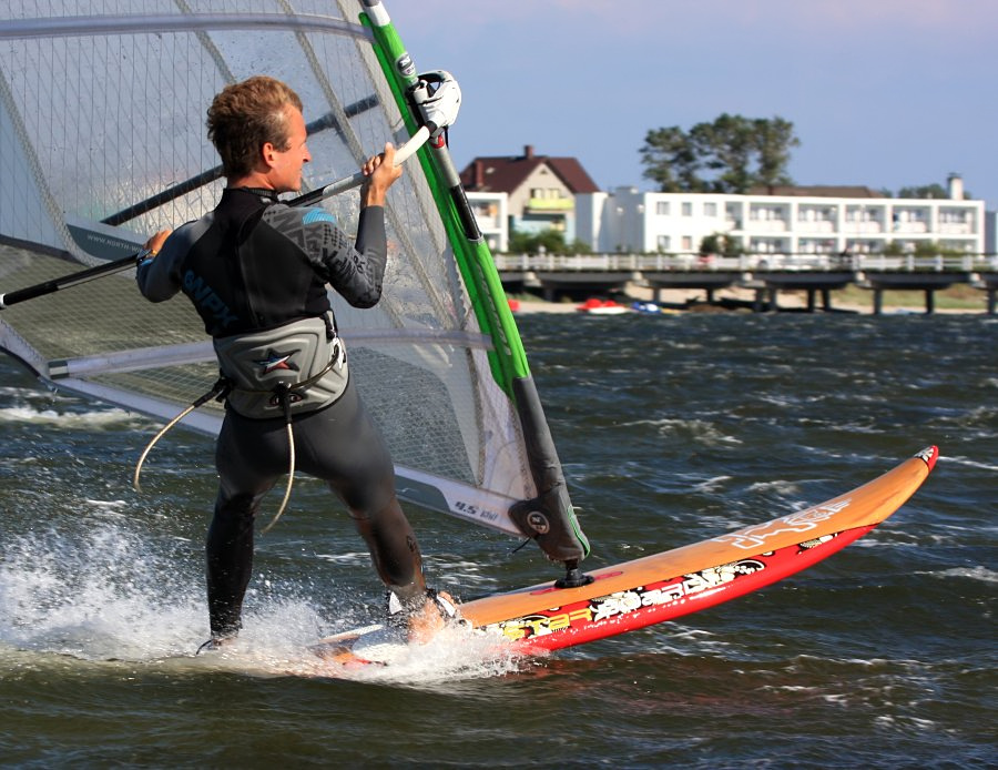 Kitesurfing i windsurfing, czyli 22.08.2012 obok OW AUGUSTYNA w Jastarni na Pwyspie Helskim