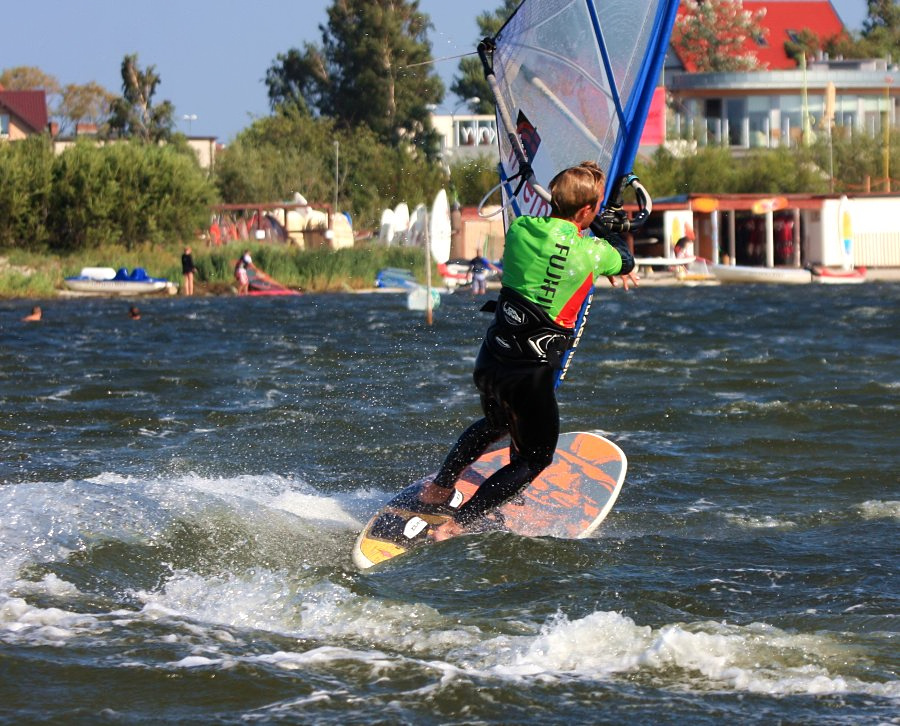 Kitesurfing i windsurfing, czyli 22.08.2012 obok OW AUGUSTYNA w Jastarni na Pwyspie Helskim