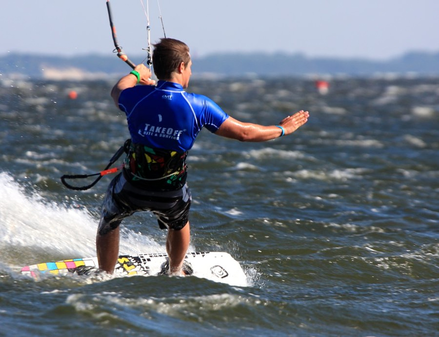 Kitesurfing i windsurfing, czyli 22.08.2012 obok OW AUGUSTYNA w Jastarni na Pwyspie Helskim