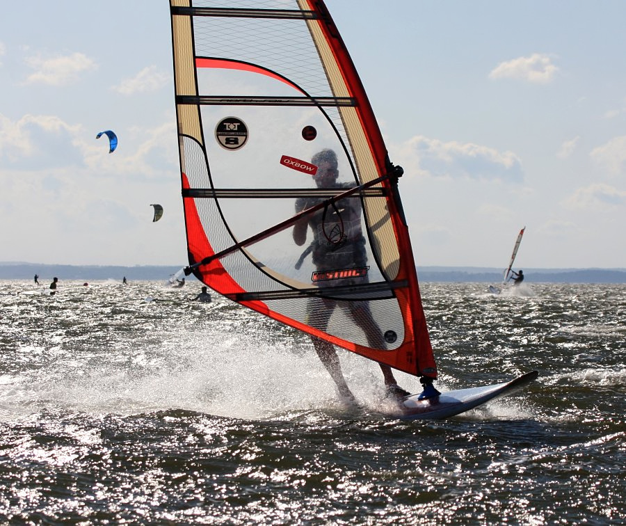 Kitesurfing i windsurfing, czyli 22.08.2012 obok OW AUGUSTYNA w Jastarni na Pwyspie Helskim