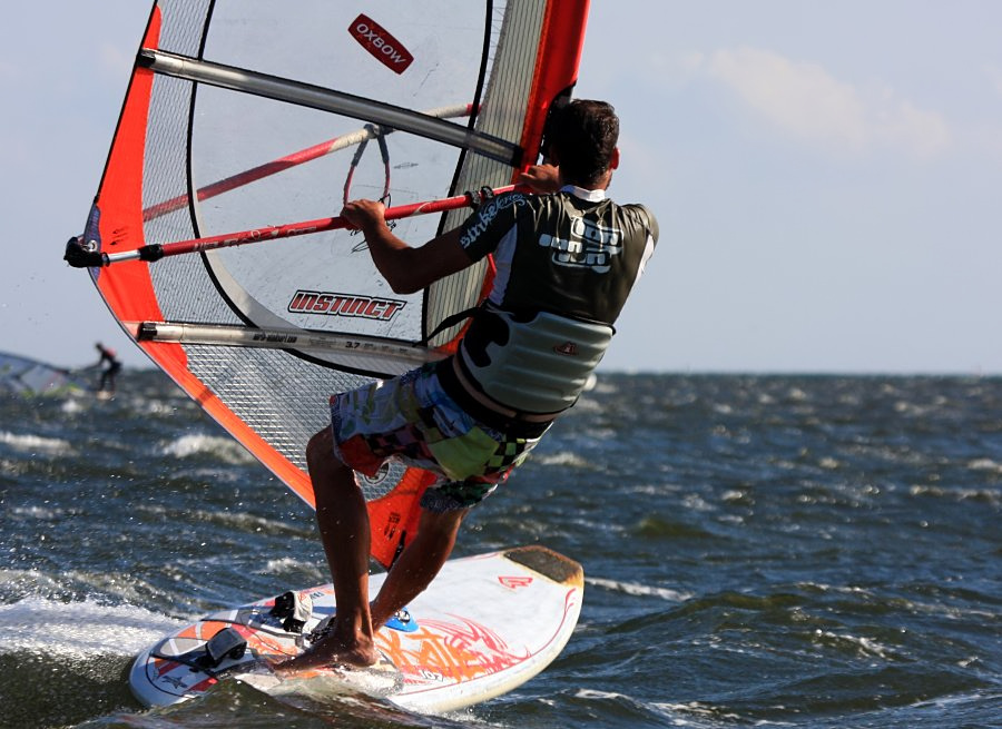 Kitesurfing i windsurfing, czyli 22.08.2012 obok OW AUGUSTYNA w Jastarni na Pwyspie Helskim