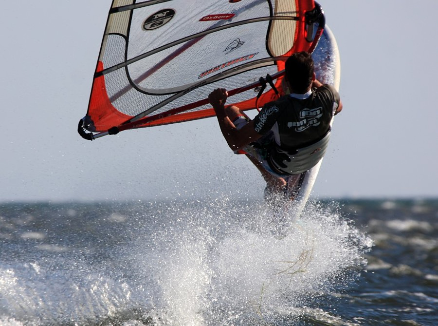 Kitesurfing i windsurfing, czyli 22.08.2012 obok OW AUGUSTYNA w Jastarni na Pwyspie Helskim