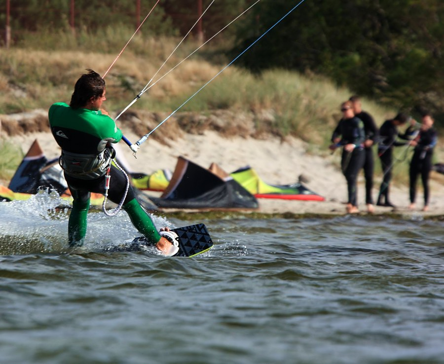 Kitesurfing i windsurfing, czyli 05.09.2012 na play obok OW AUGUSTYNA w Jastarni na Pwyspie Helskim