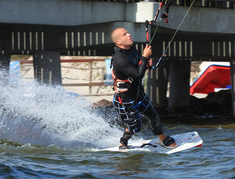 Kitesurfing i windsurfing, czyli 05.09.2012 na play obok OW AUGUSTYNA w Jastarni na Pwyspie Helskim