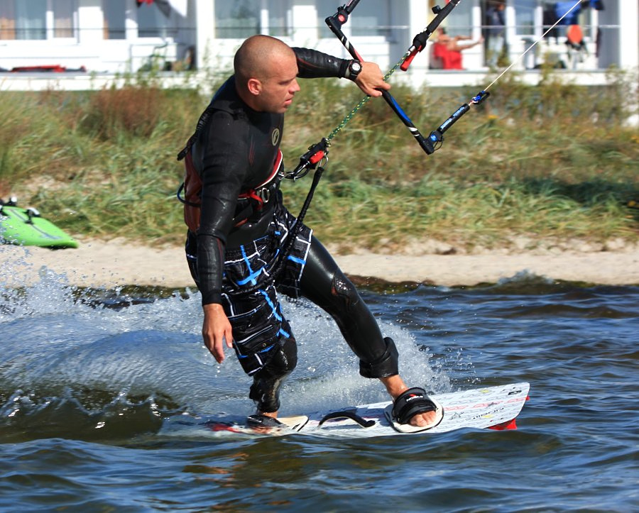 Kitesurfing i windsurfing, czyli 05.09.2012 na play obok OW AUGUSTYNA w Jastarni na Pwyspie Helskim