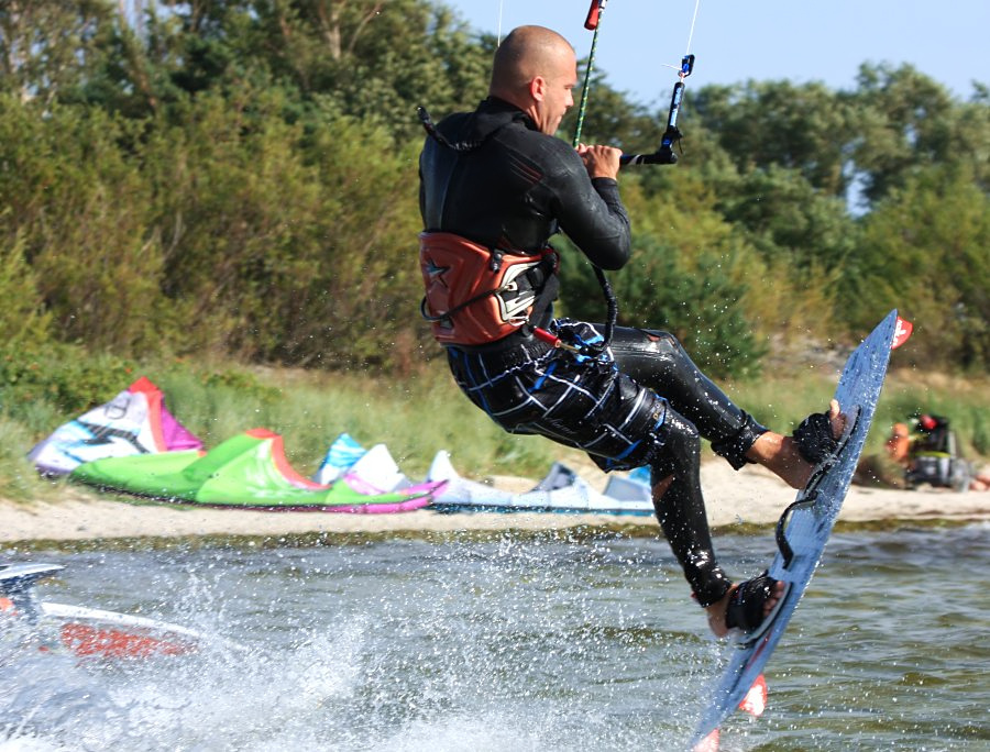 Kitesurfing i windsurfing, czyli 05.09.2012 na play obok OW AUGUSTYNA w Jastarni na Pwyspie Helskim