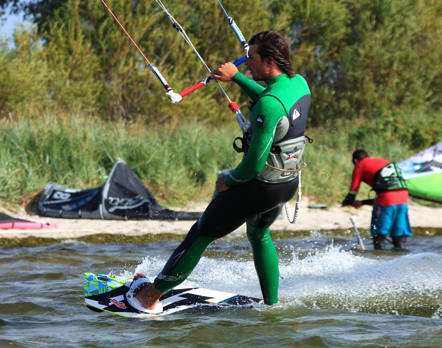 Kitesurfing i windsurfing, czyli 05.09.2012 na play obok OW AUGUSTYNA w Jastarni na Pwyspie Helskim