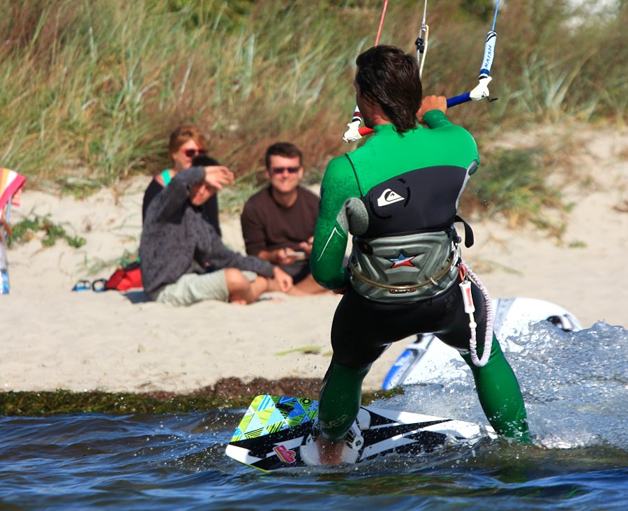 Kitesurfing i windsurfing, czyli 05.09.2012 na play obok OW AUGUSTYNA w Jastarni na Pwyspie Helskim