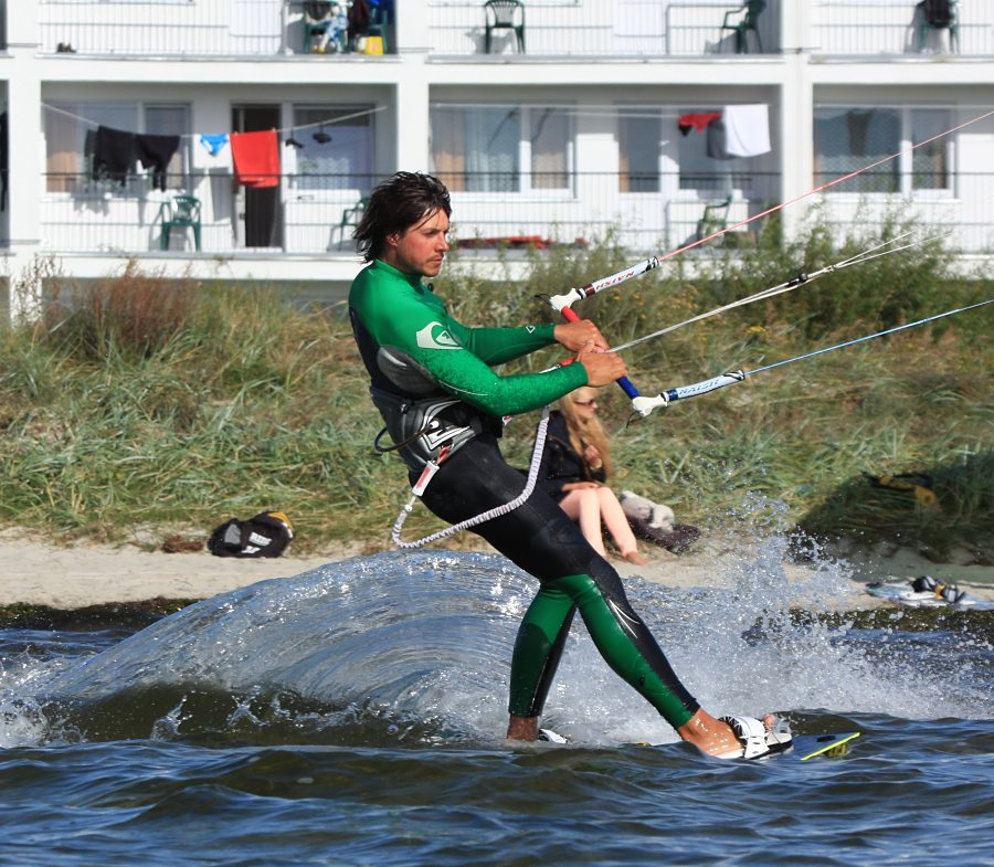 Kitesurfing i windsurfing, czyli 05.09.2012 na play obok OW AUGUSTYNA w Jastarni na Pwyspie Helskim