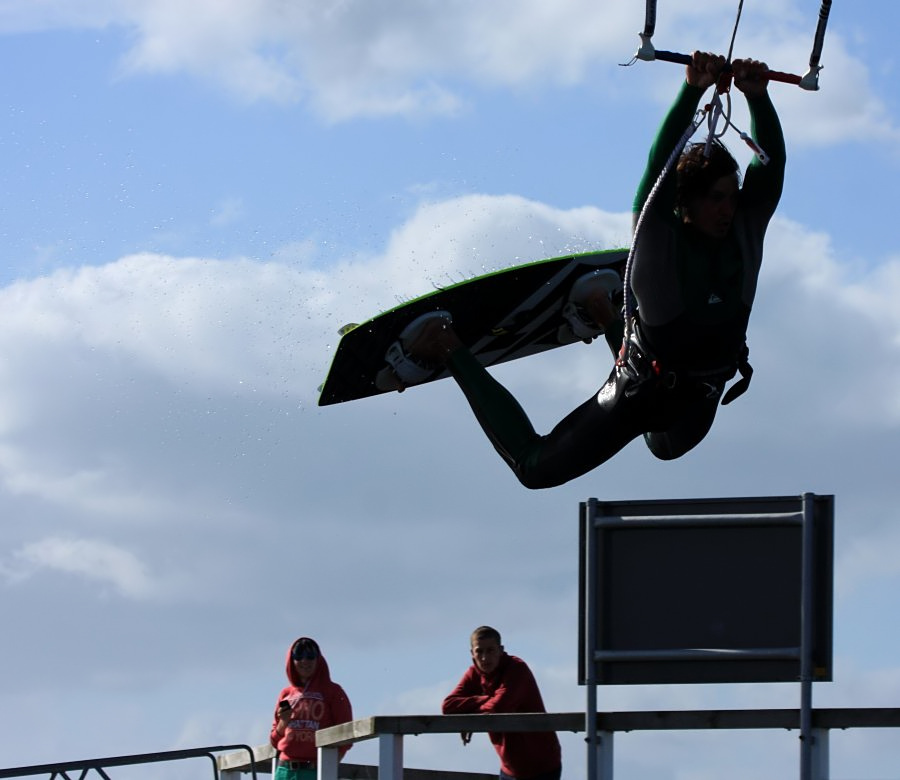 Kitesurfing i windsurfing, czyli 05.09.2012 na play obok OW AUGUSTYNA w Jastarni na Pwyspie Helskim