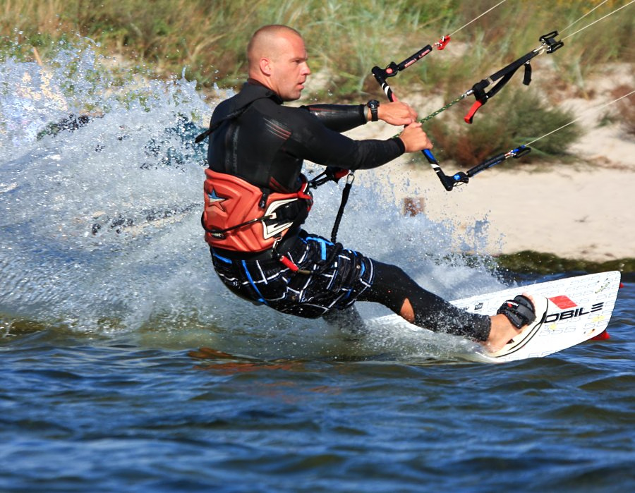 Kitesurfing i windsurfing, czyli 05.09.2012 na play obok OW AUGUSTYNA w Jastarni na Pwyspie Helskim