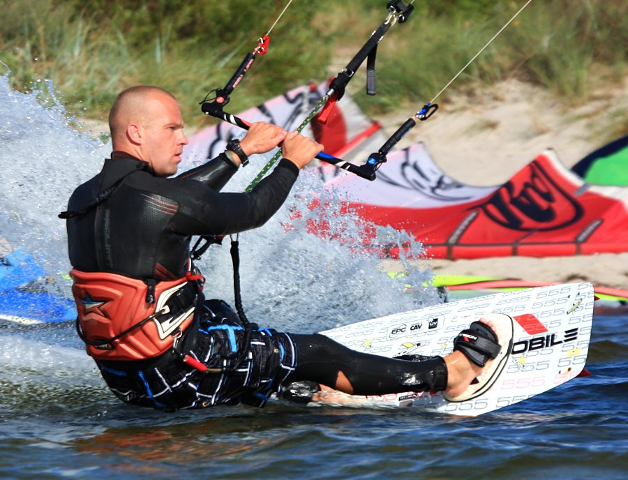 Kitesurfing i windsurfing, czyli 05.09.2012 na play obok OW AUGUSTYNA w Jastarni na Pwyspie Helskim