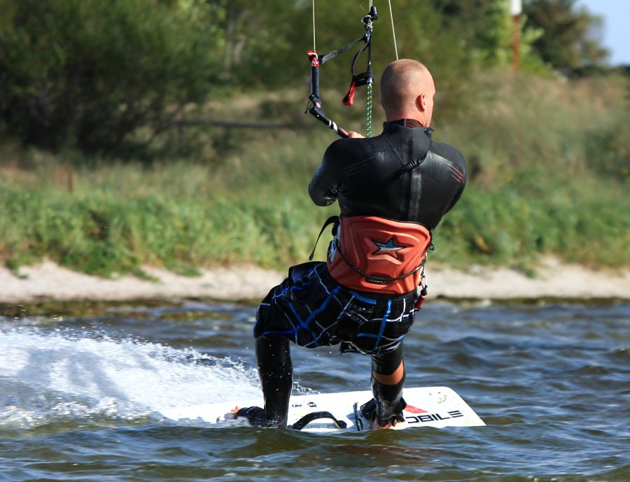 Kitesurfing i windsurfing, czyli 05.09.2012 na play obok OW AUGUSTYNA w Jastarni na Pwyspie Helskim
