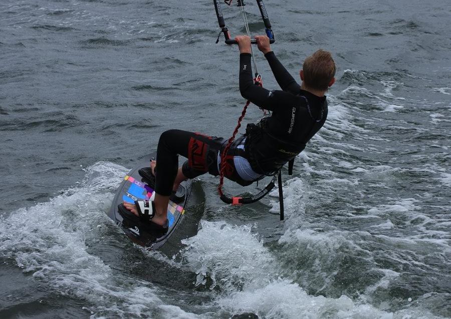 Kitesurfing i windsurfing, czyli 07.09.2012 na play obok OW AUGUSTYNA w Jastarni na Pwyspie Helskim