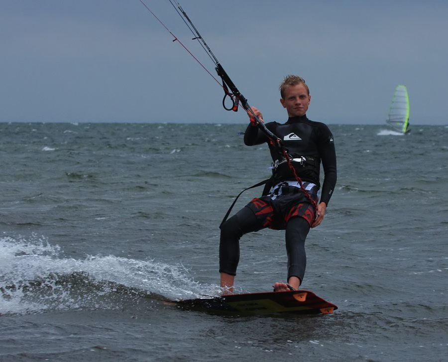 Kitesurfing i windsurfing, czyli 07.09.2012 na play obok OW AUGUSTYNA w Jastarni na Pwyspie Helskim