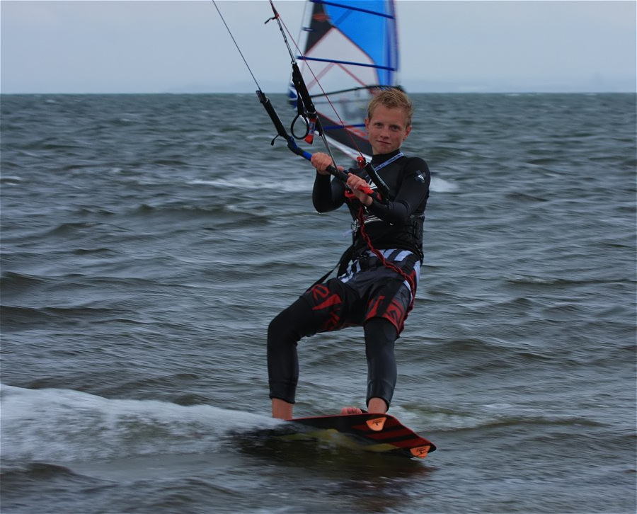 Kitesurfing i windsurfing, czyli 07.09.2012 na play obok OW AUGUSTYNA w Jastarni na Pwyspie Helskim