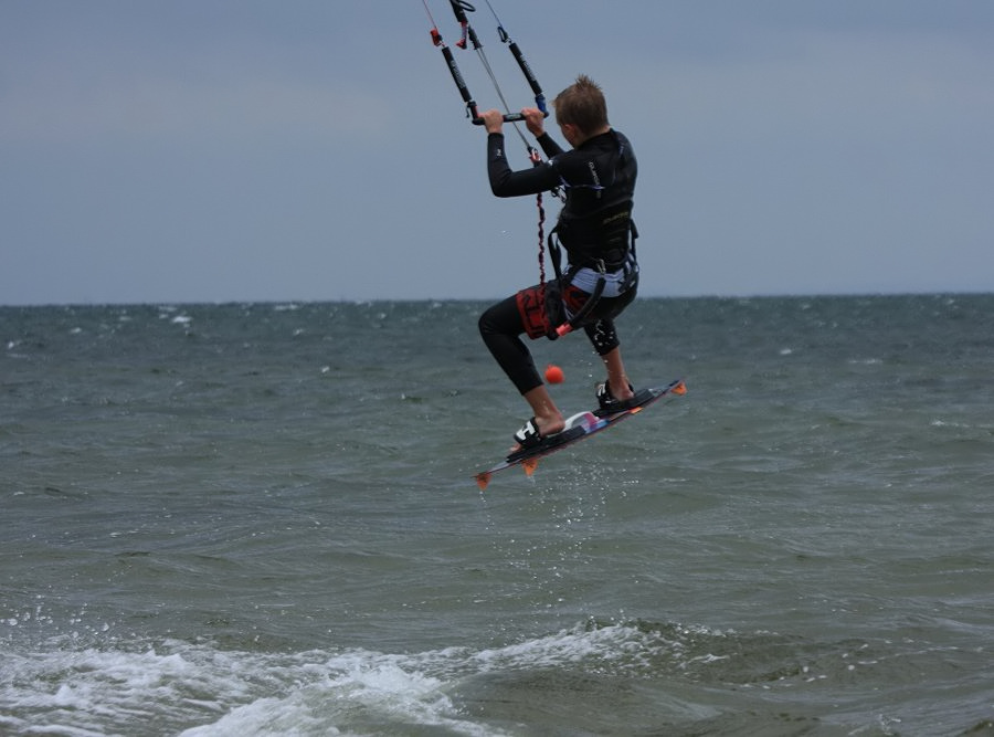 Kitesurfing i windsurfing, czyli 07.09.2012 na play obok OW AUGUSTYNA w Jastarni na Pwyspie Helskim