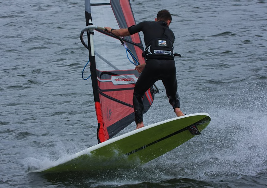 Kitesurfing i windsurfing, czyli 07.09.2012 na play obok OW AUGUSTYNA w Jastarni na Pwyspie Helskim