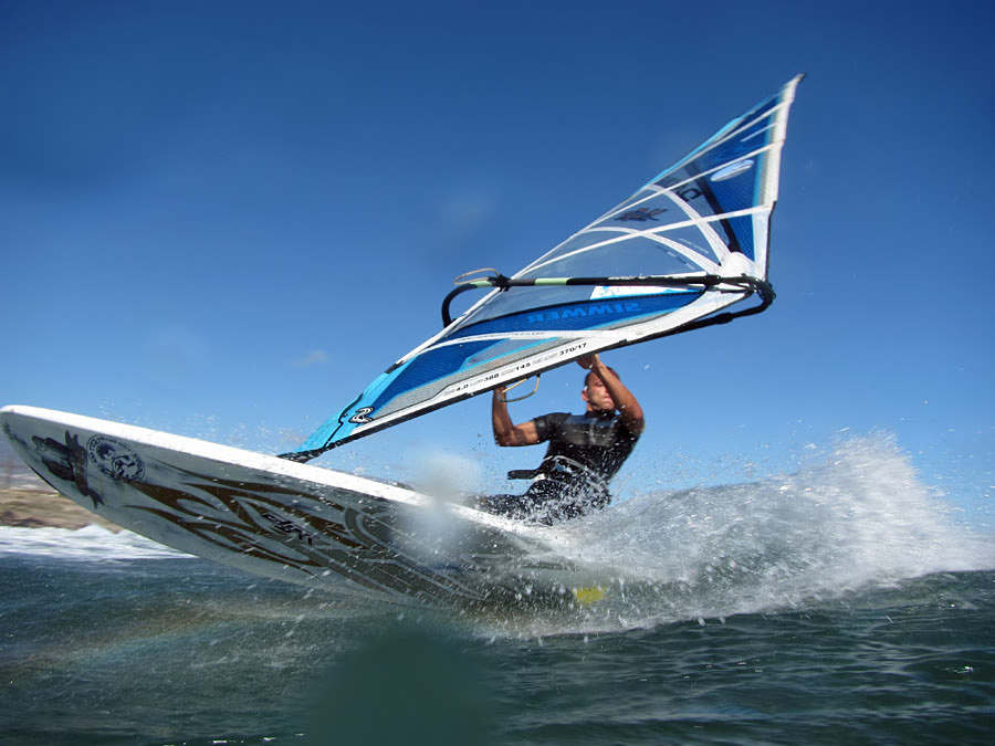 Windsurfing and kitesurfing on Playa del Cabezo in El Medano on Tenerife