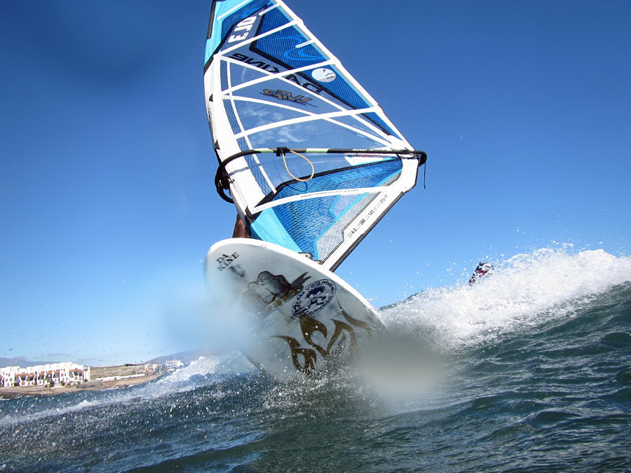 Windsurfing and kitesurfing on Playa del Cabezo in El Medano on Tenerife